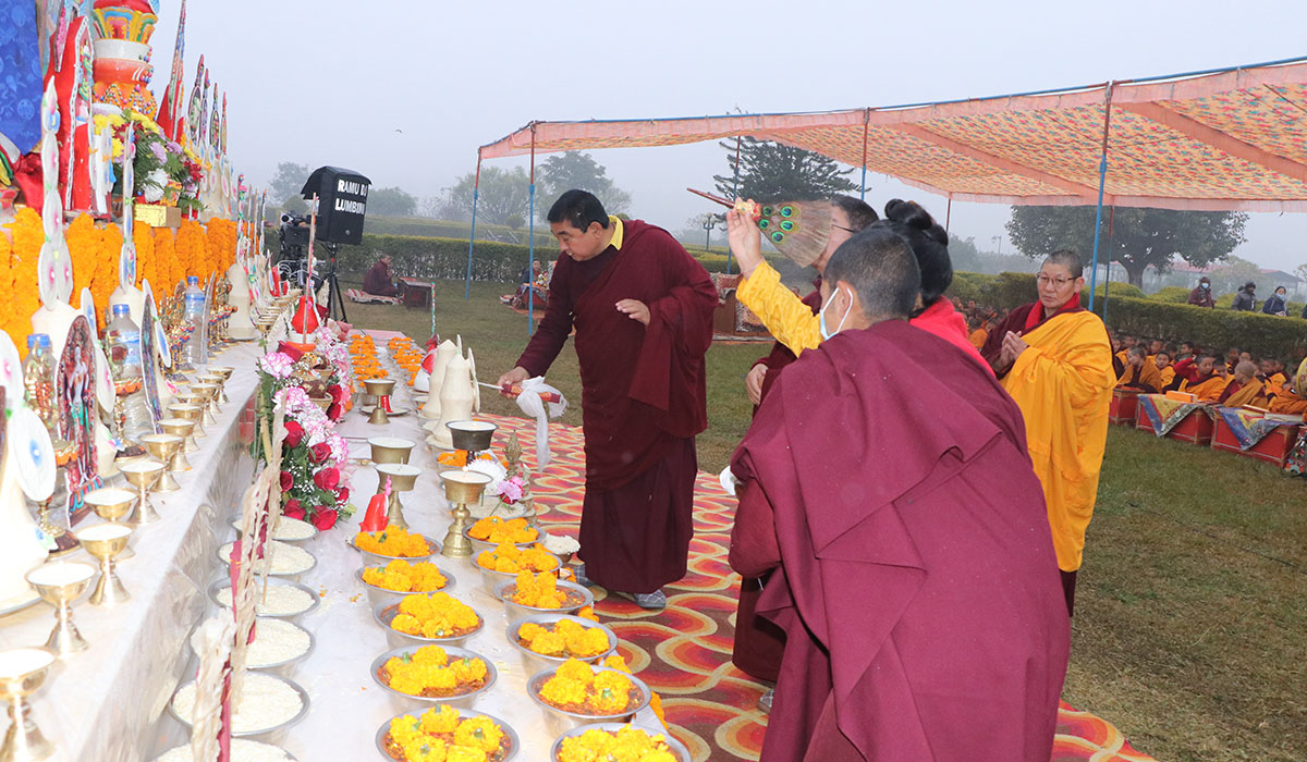 लुम्बिनीमा मोन्लम पूजा सुरु